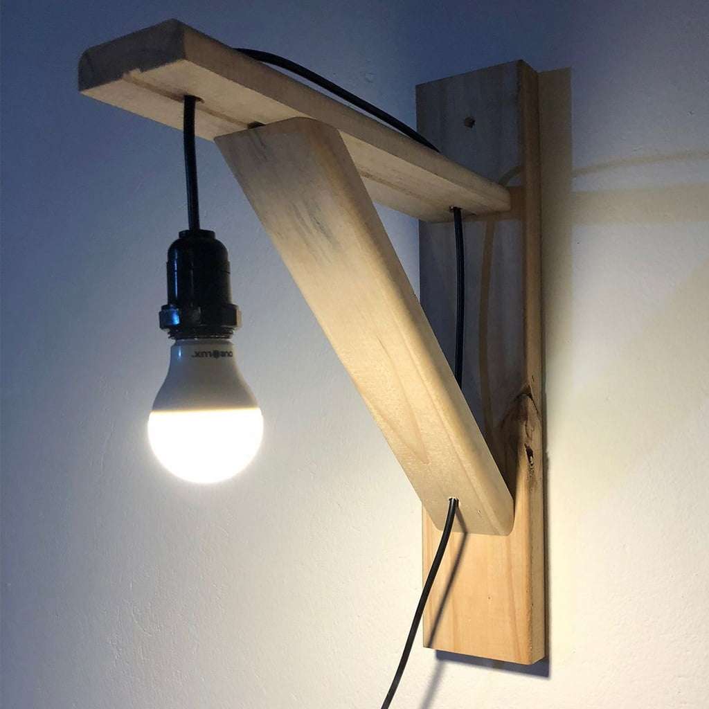Luminaria arandela em madeira 